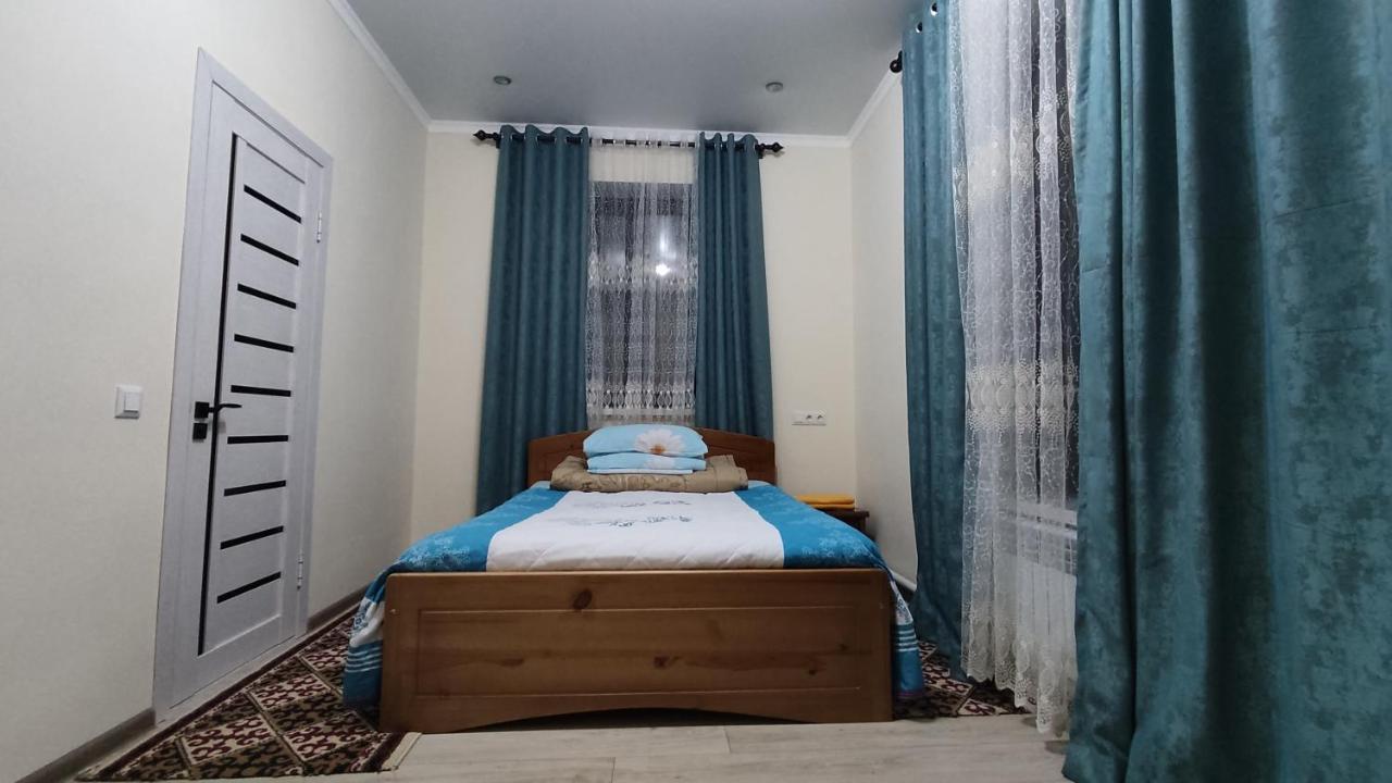 Tuenduek Guest House, Каракол Екстериор снимка