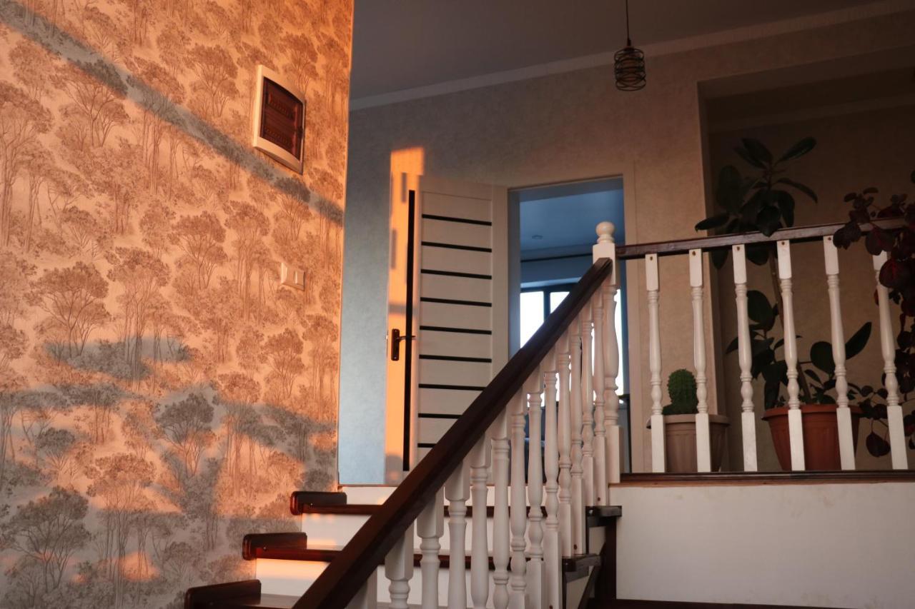 Tuenduek Guest House, Каракол Екстериор снимка