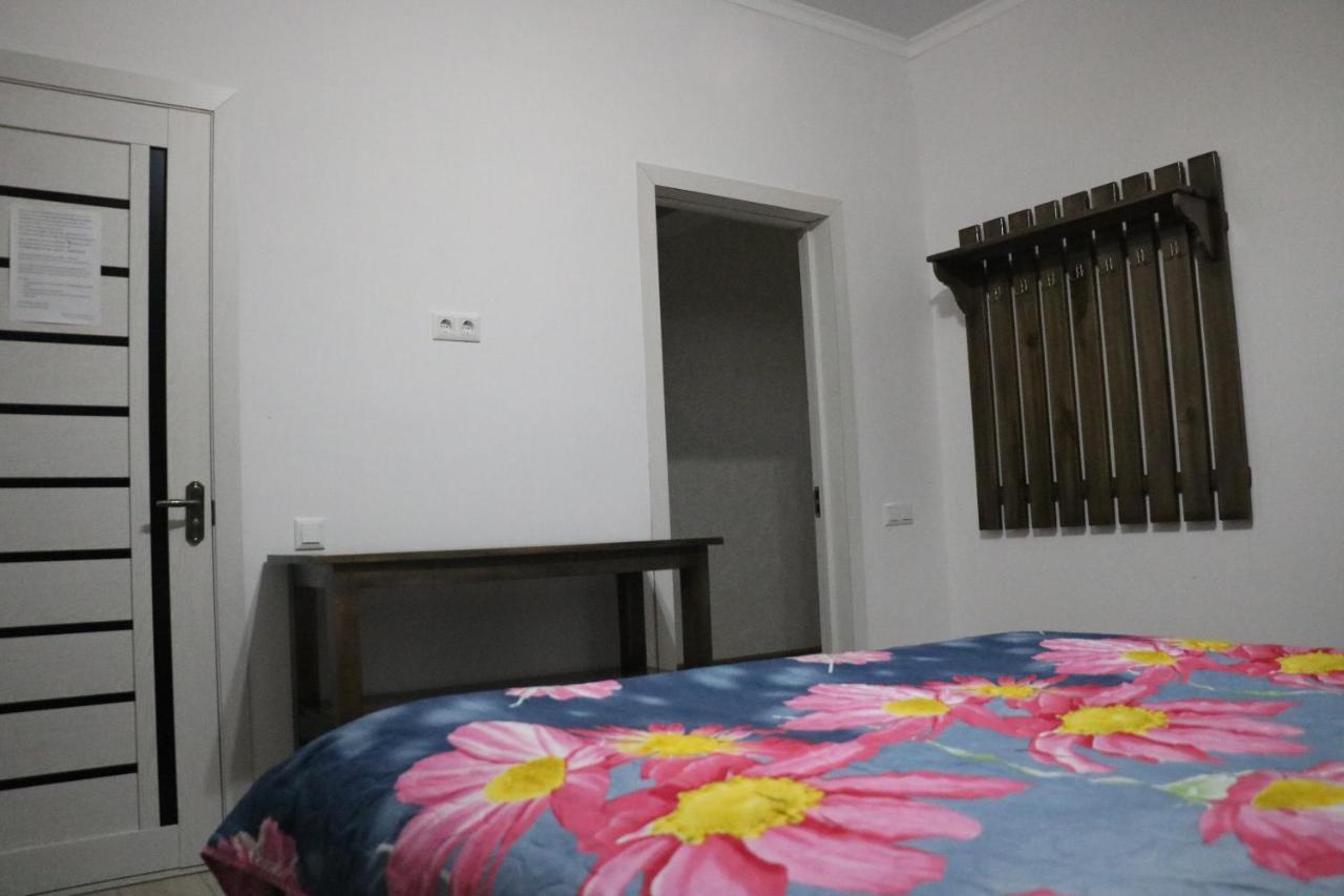 Tuenduek Guest House, Каракол Екстериор снимка