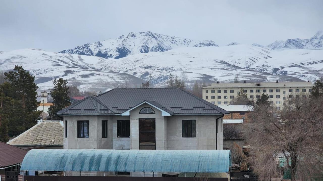 Tuenduek Guest House, Каракол Екстериор снимка
