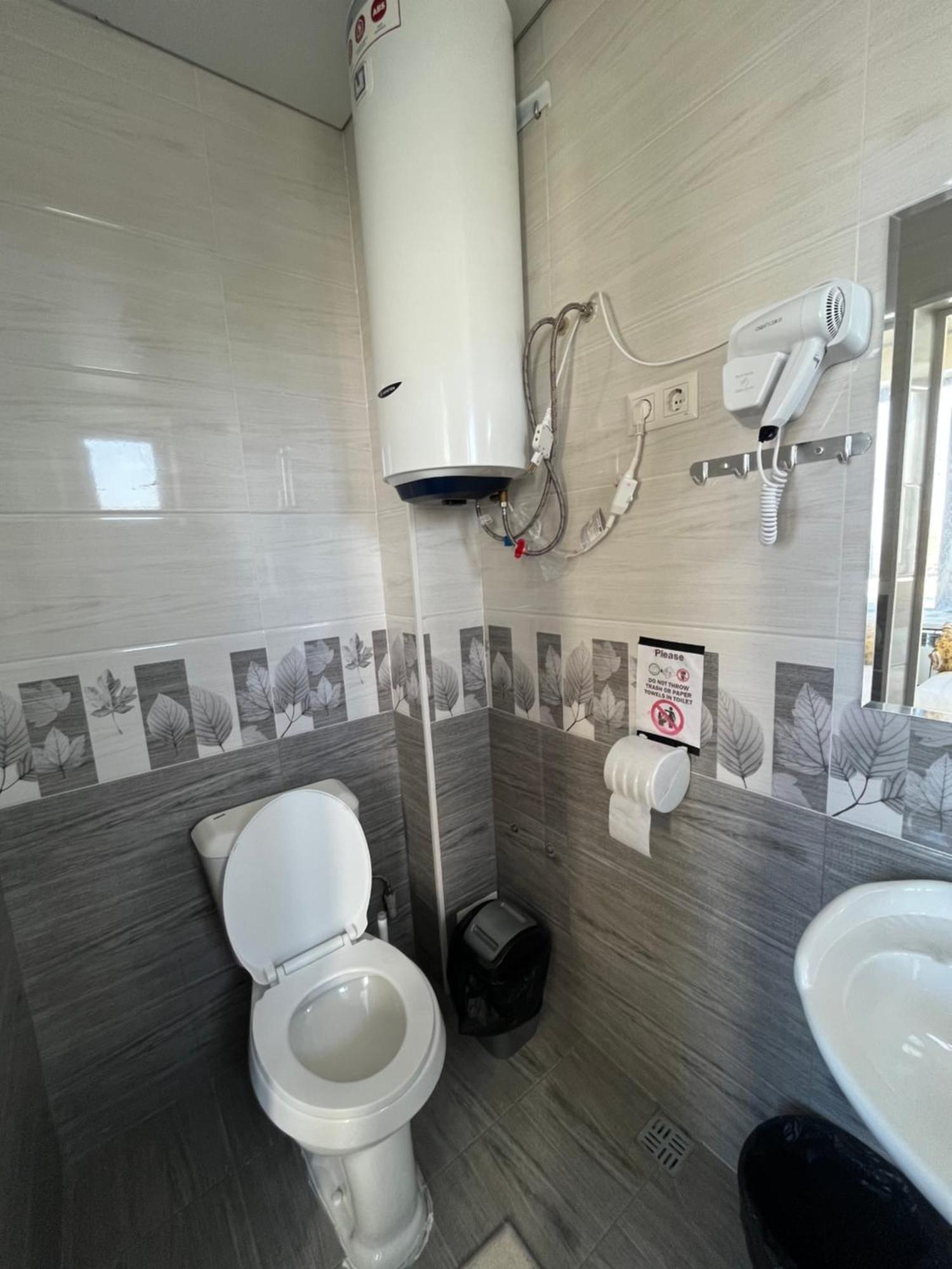 Tuenduek Guest House, Каракол Екстериор снимка